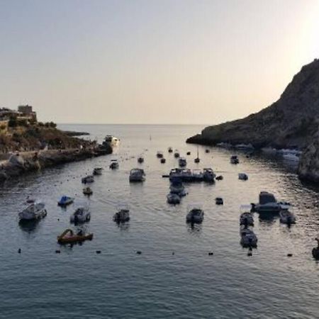 Apartmán Seafront Penthouse With Terrace In Xlendi, Gozo Exteriér fotografie