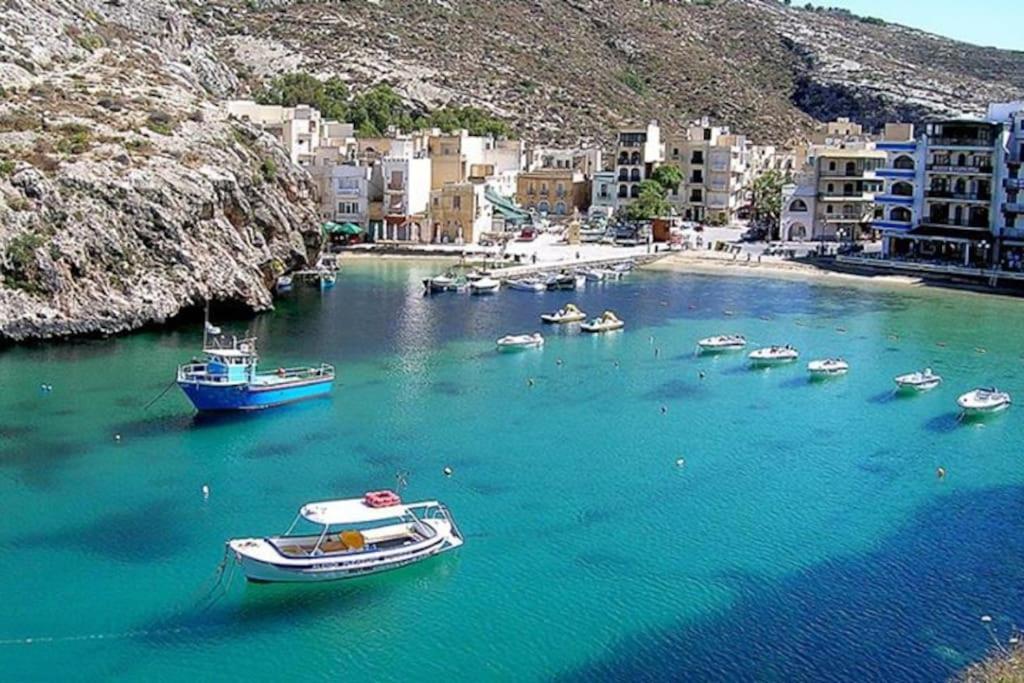 Apartmán Seafront Penthouse With Terrace In Xlendi, Gozo Exteriér fotografie
