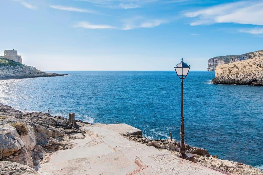 Apartmán Seafront Penthouse With Terrace In Xlendi, Gozo Exteriér fotografie